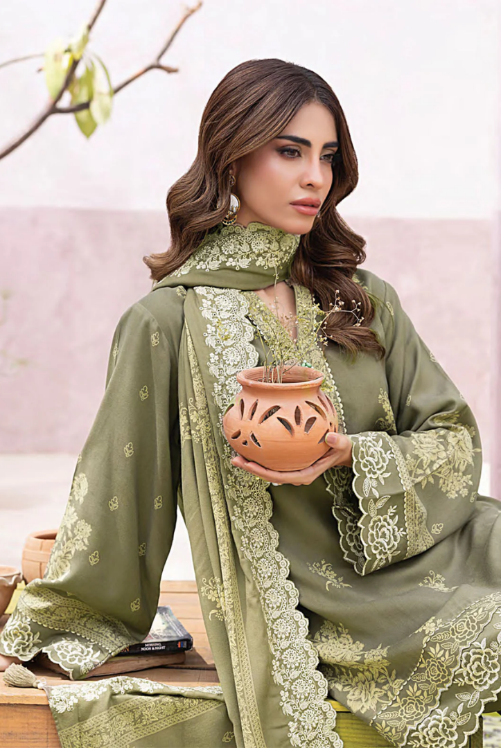 3 Piece Stitched Winter Essentials By LSM Lakhany Embroidered Cashmi Wool LG-RL-0307-в