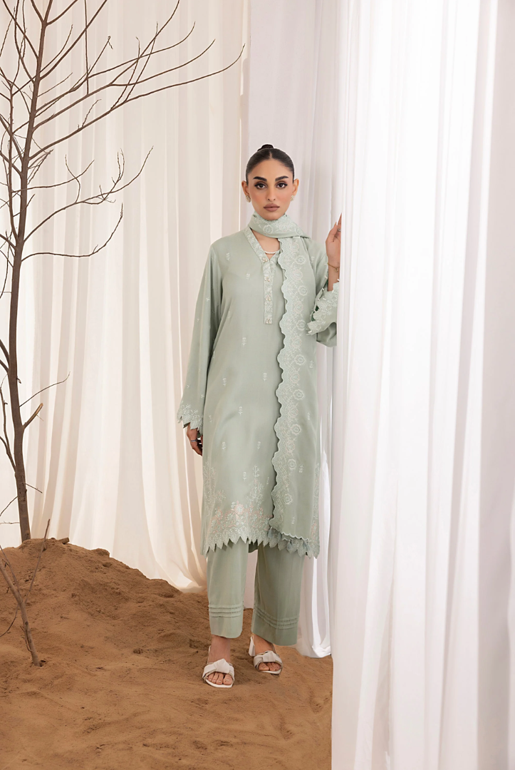 3 Piece Stitched Embroidered Cashmi Wool With Lakhany Winter Embriodered Shawl collection 02