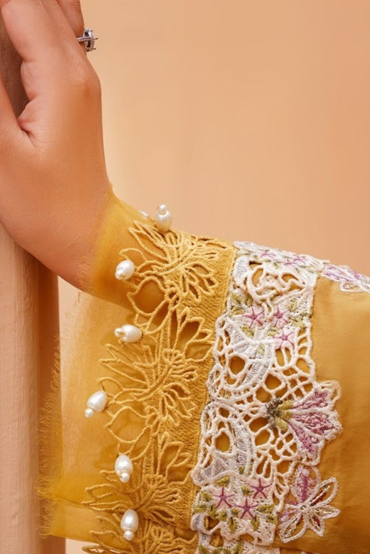 Qaus-e-Qaza 3 Piece Stitched Luxury Eid Lawn'24 Suit - GUL