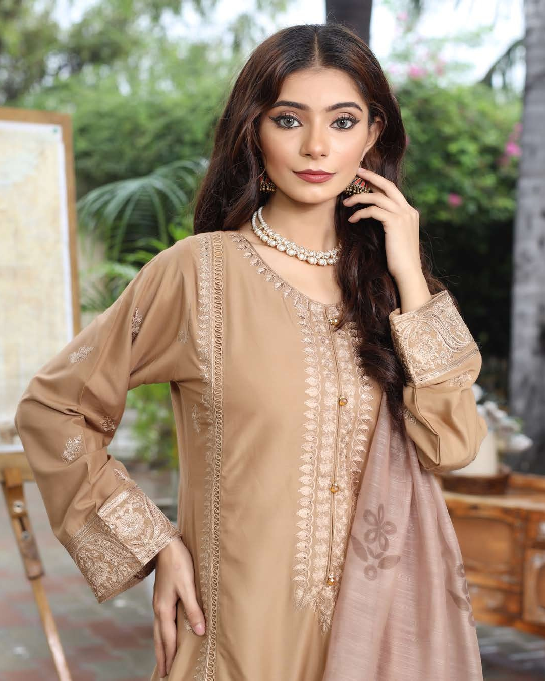 3 Piece Stitched Digital Printed Embroidered Lawn Suit From Zara ’25 Collection – GLAMOUR