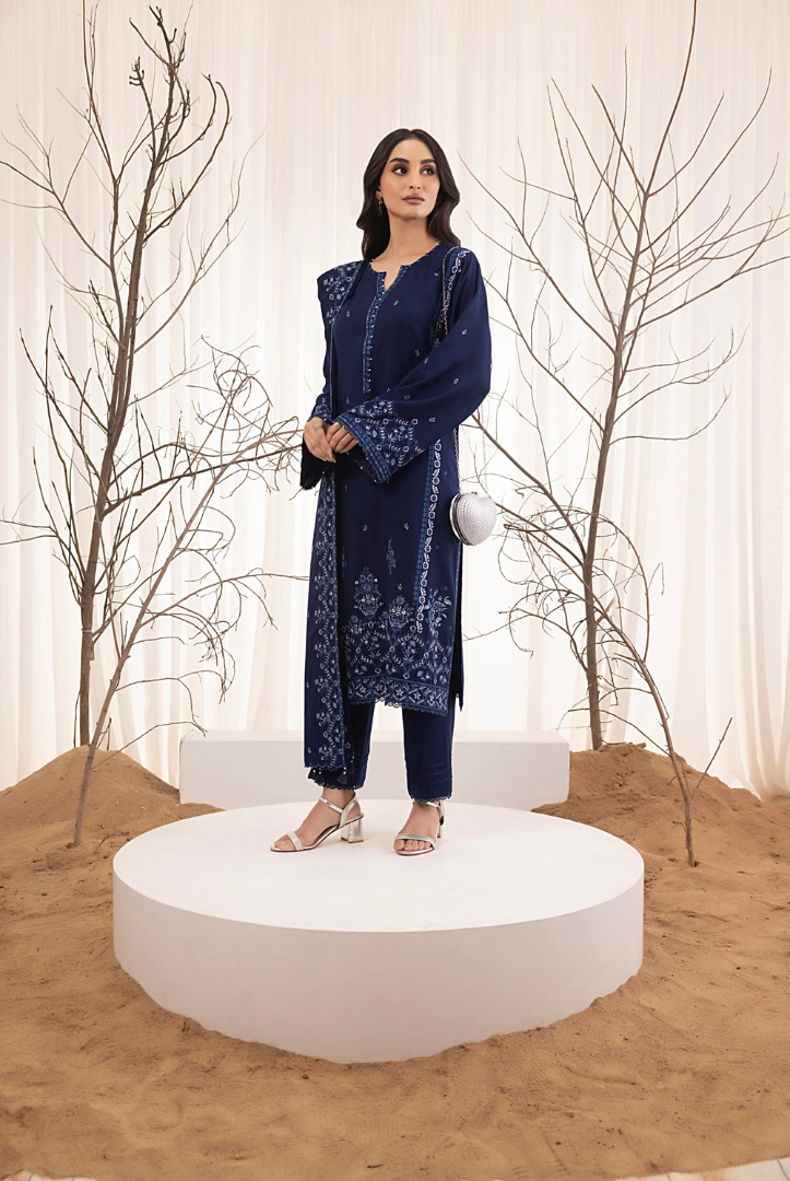 3 Piece Stitched Embroidered Cashmi Wool With Lakhany Winter Embriodered Shawl collection 06